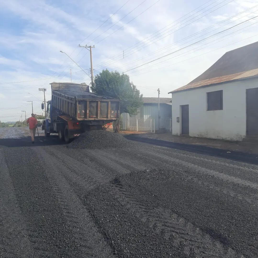 INÍCIO DAS OBRAS DE ASFALTAMENTO DA RUA MAJOR ANTÔNIO CARDOSO
