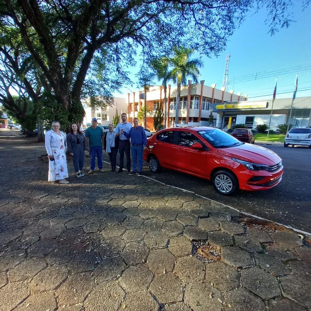 ADMINISTRAÇÃO MUNICIPAL INVESTE NA RENOVAÇÃO DA FROTA DE VEÍCULOS PARA TRANAPORTE DE PACIENTES