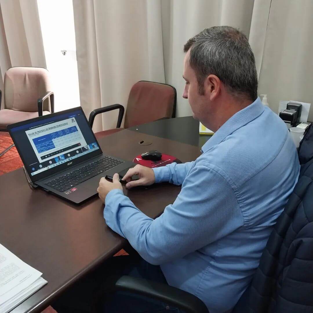 PREFEITO PARTICIPA DE VIDEOCONFERÊNCIA PARA INSCRIÇÕES JUNTO AO PROGRAMA MCMV