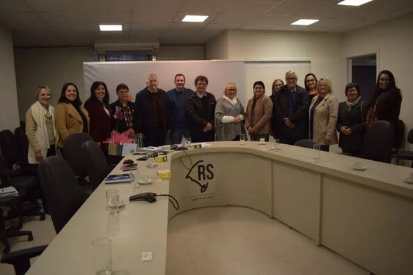 REUNIÃO DA COMITIVA DE PREFEITOS COM SECRETÁRIA ESTADUAL DE SAÚDE