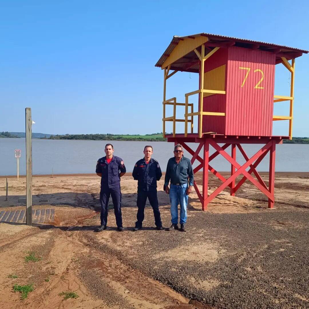 CORPO DE BOMBEIROS VISITA PRAINHA DE ROQUE GONZALES