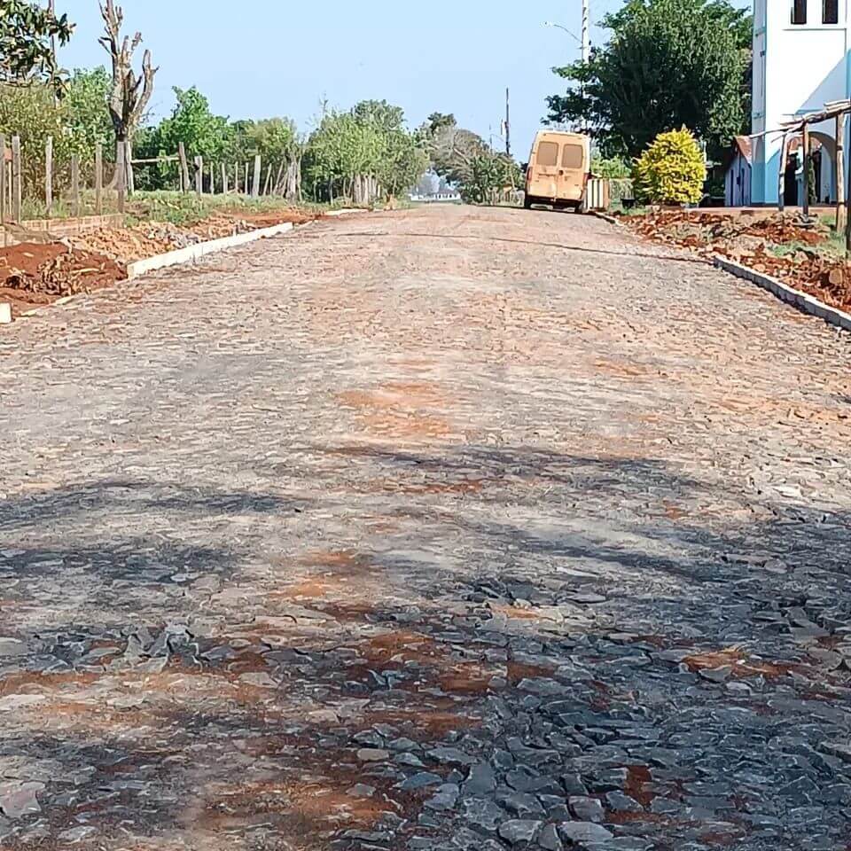 LIBERAÇÃO DO CALÇAMENTO NA COMUNIDADE DO RINCÃO DO MEIO