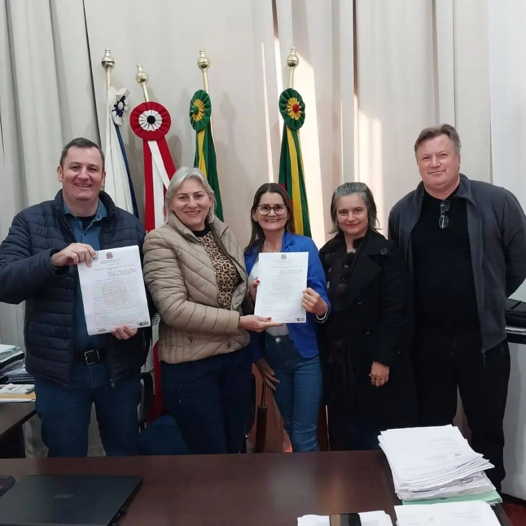 MUNICÍPIO ASSINA CONVÊNIO DE FOMENTO PARA APAE DE ROQUE GONZALES