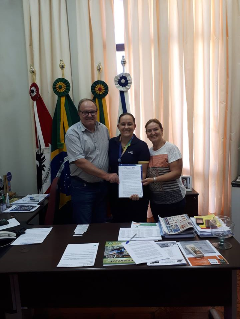 PREFEITURA FECHA PARCERIA COM SESC E PROPORCIONA VIAGEM A PARTICIPANTES DO PROJETO " OFICINA TERAPÊUTICA DE SAÚDE MENTAL"