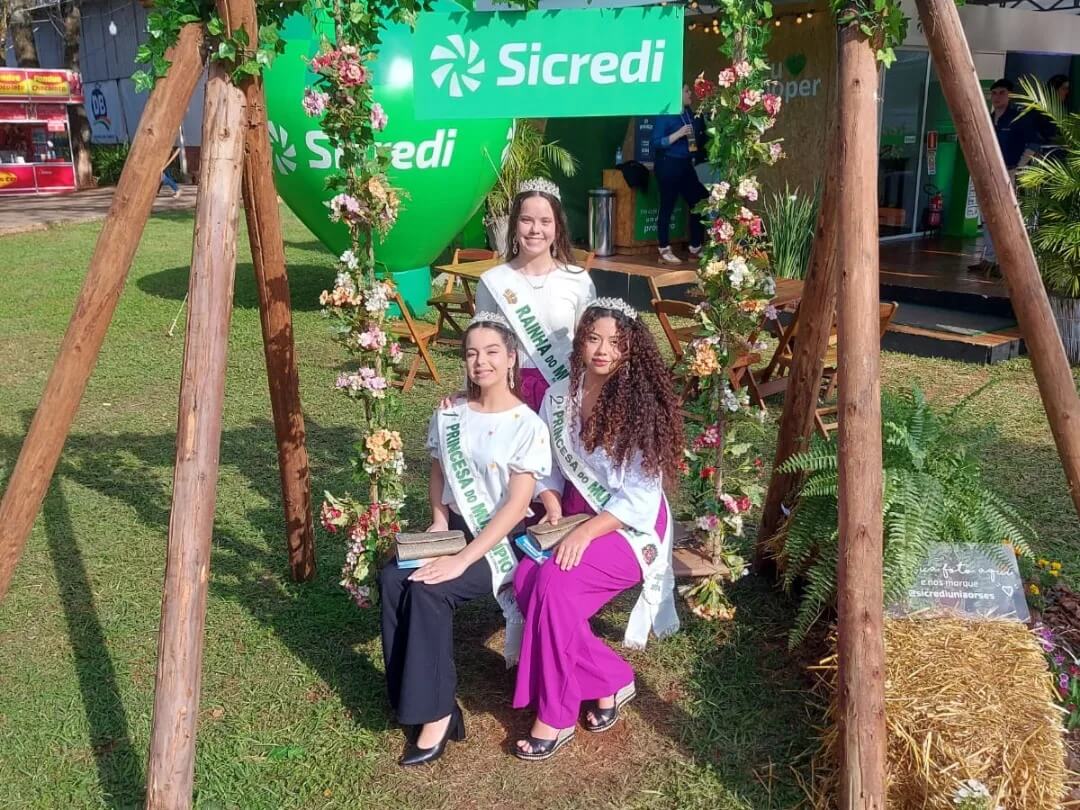 SOBERANAS DE ROQUE GONZALES VISITAM A EXPO SÃO LUIZ