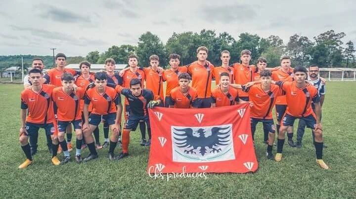 NÃO É SÓ DE VITÓRIAS QUE SE FAZ UM GRANDE TIME!