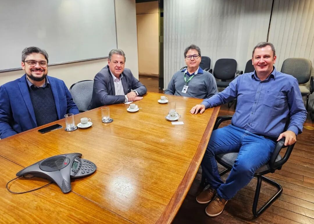 PREFEITO VIAJA À CAPITAL GAÚCHA