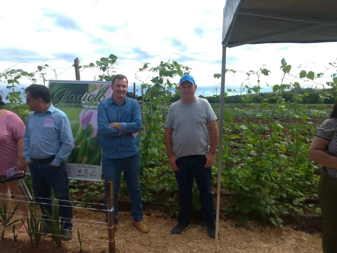ADMINISTRAÇÃO MUNICIPAL PARTICIPA DE DIA DE CAMPO