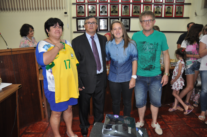 ANDRESSA MACHRY, CIDADÃ BENEMÉRITA DE ROQUE GONZALES.