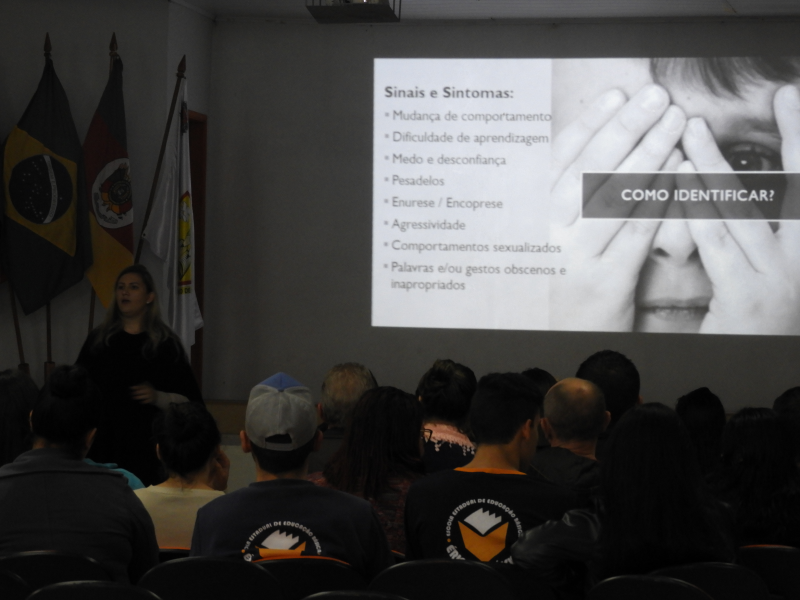 ADMINISTRAÇÃO MUNICIPAL REALIZA PALESTRA DE COMBATE A VIOLÊNCIA E EXPLORAÇÃO SEXUAL DE CRIANÇAS E ADOLESCENTES