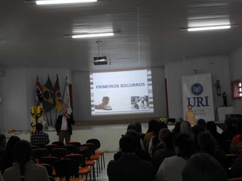 SECRETARIA MUNICIPAL DE EDUCAÇÃO REALIZA CURSO DE PRIMEIROS SOCORROS