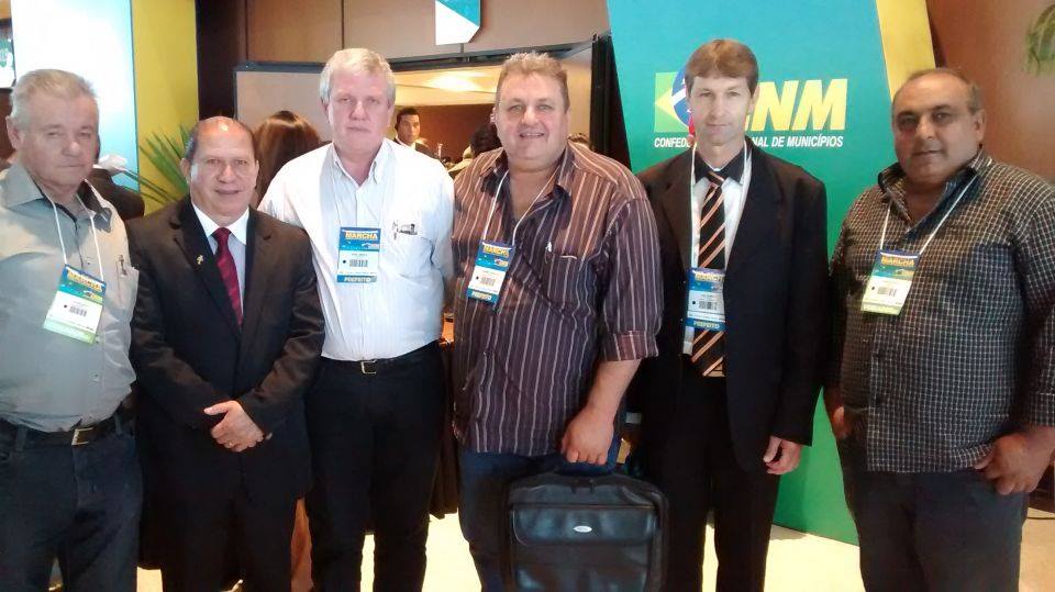 Prefeito e Presidente da Câmara presentes na XVIII Marcha dos Prefeitos