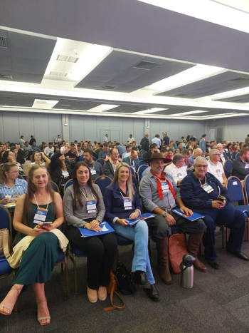 <p>Prefeito, Secret&aacute;rias Municipais e Presidente da C&acirc;mara de Vereadores participam do semin&aacute;rio "Desafios do Mandato 2025-2028" promovido pela FAMURS&nbsp;</p>