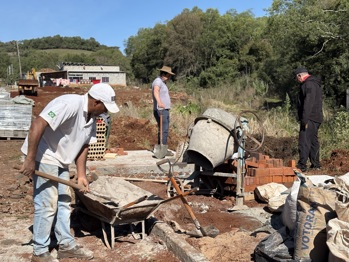 <p>SECRETARIA DE OBRAS REALIZA CONSTRU&Ccedil;&Atilde;O DE GALERIA NA VILA BRASIL</p>