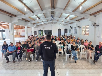 <p>AGOSTO LIL&Aacute;S&nbsp;</p>