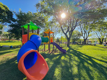 <p>PARQUINHO MUNICIPAL RECEBE NOVO BRINQUEDO&nbsp;</p>