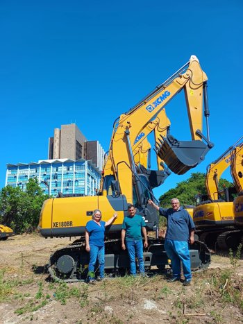 <p>MUNIC&Iacute;PIO GARANTE NOVA ESCAVADEIRA HIDR&Aacute;ULICA PARA FORTALECER O DESENVOLVIMENTO LOCAL</p>