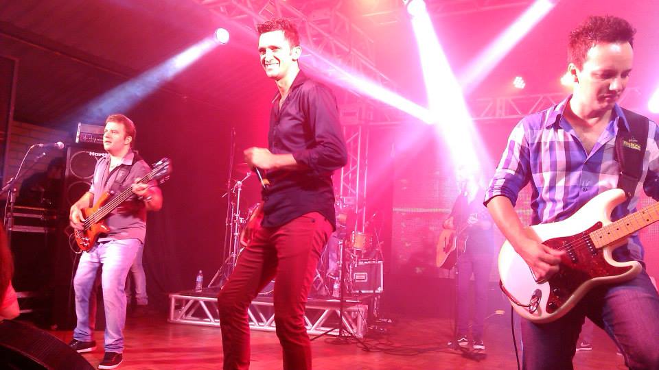 Baile com ROGÉRIO MAGRÃO & BANDA