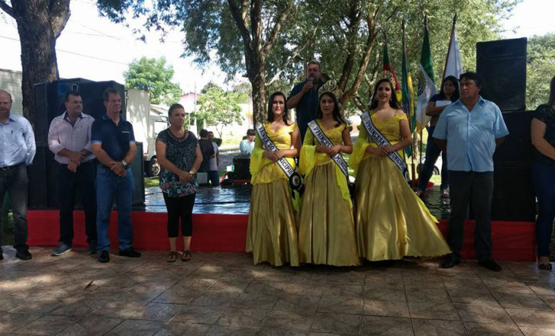 ABERTAS AS FESTIVIDADES DE ANIVERSÁRIO DE DEZESSEIS DE NOVEMBRO