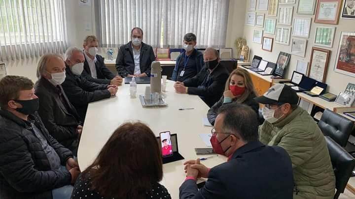 VICE-PREFEITO EM REUNIÃO NO ESCRITÓRIO DO SENADOR PAIM