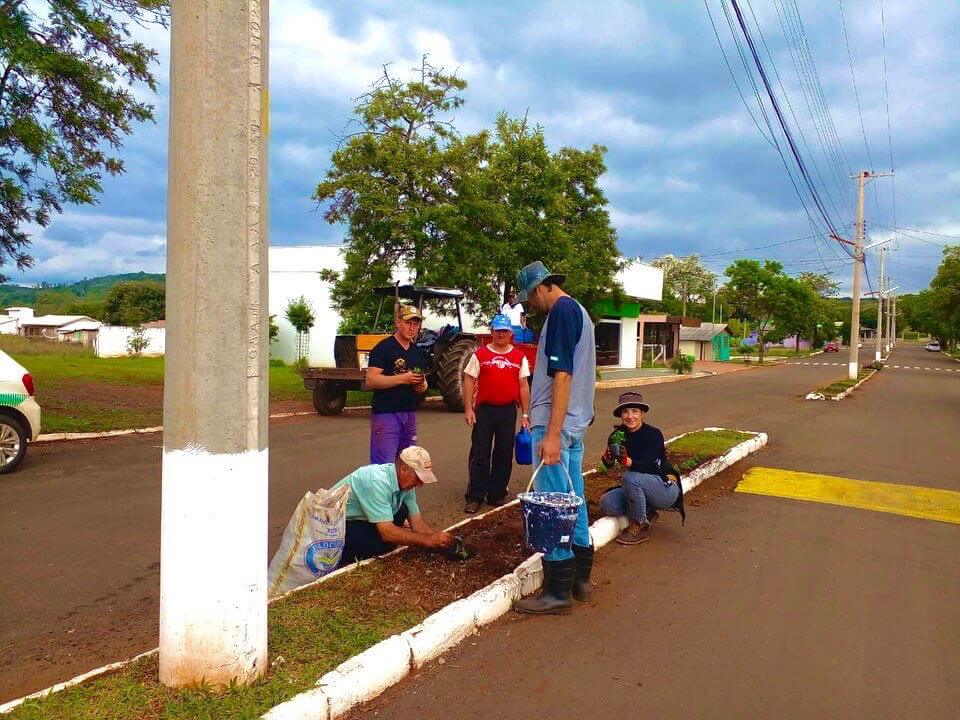 EMBELEZANDO A CIDADE