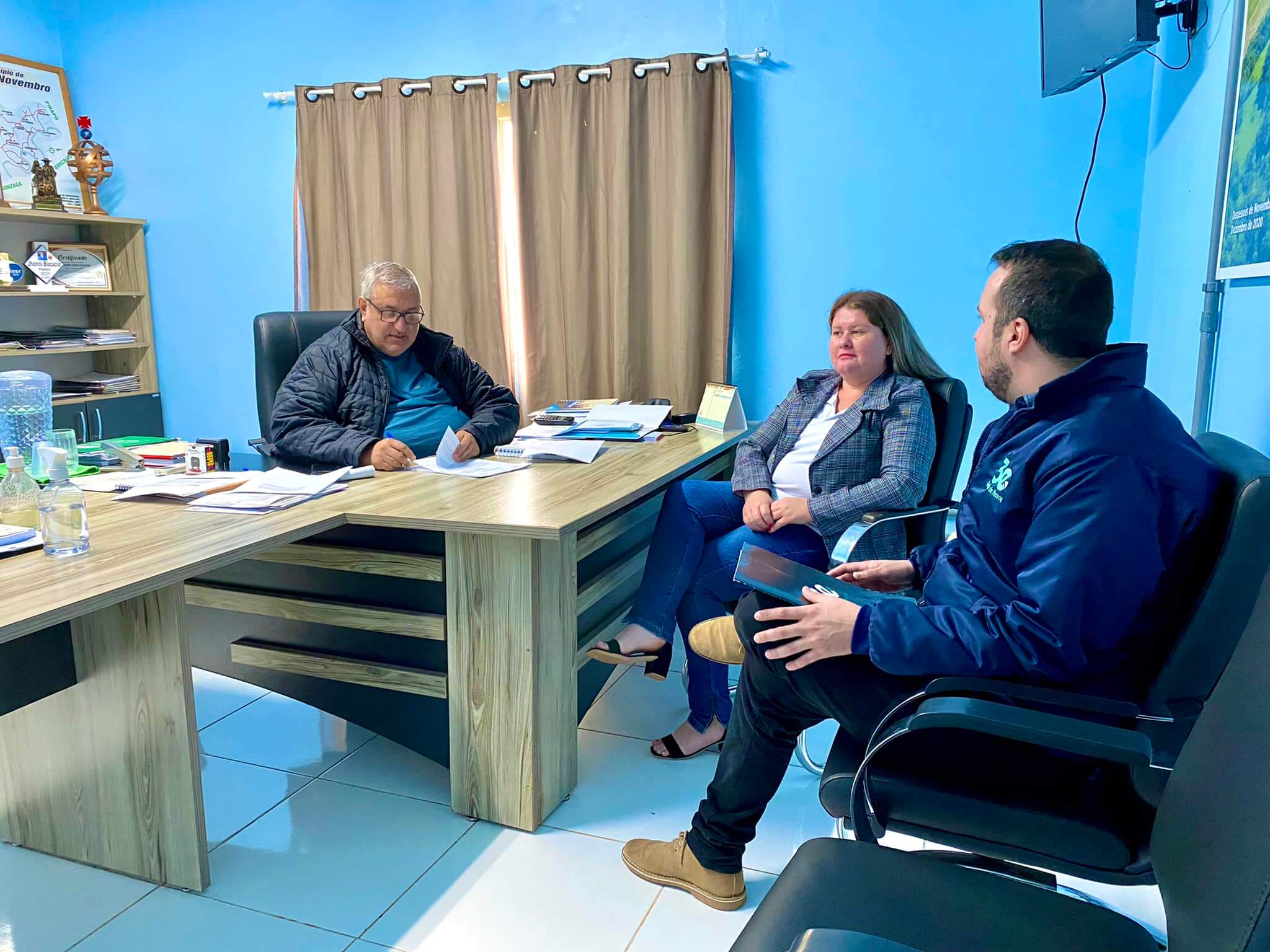 ASSINATURA DO CONTRATO COM A EMPRESA 3E GESTÃO E CAPACITAÇÃO DE RECURSOS HUMANOS LTDA.