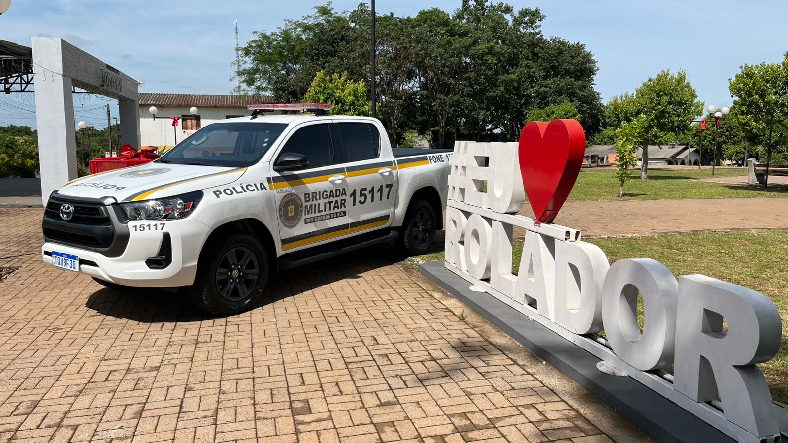 <p><strong>ENTREGA OFICIAL DA NOVA VIATURA DA BRIGADA MILITAR DE ROLADOR</strong></p>