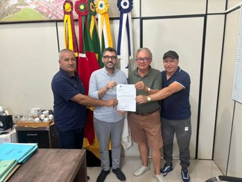 <p>PREFEITO JO&Atilde;O ALBERTO RECEBE EMENDA PARLAMENTAR DE R$ 120 MIL PARA A SA&Uacute;DE DE ROLADOR</p>