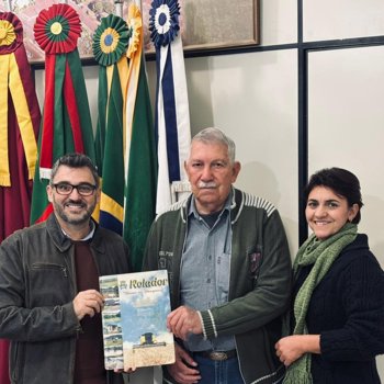 REGISTRO HIST&Oacute;RICO DA EMANCIPA&Ccedil;&Atilde;O DE ROLADOR &Eacute; ENTREGUE AO MUNIC&Iacute;PIO