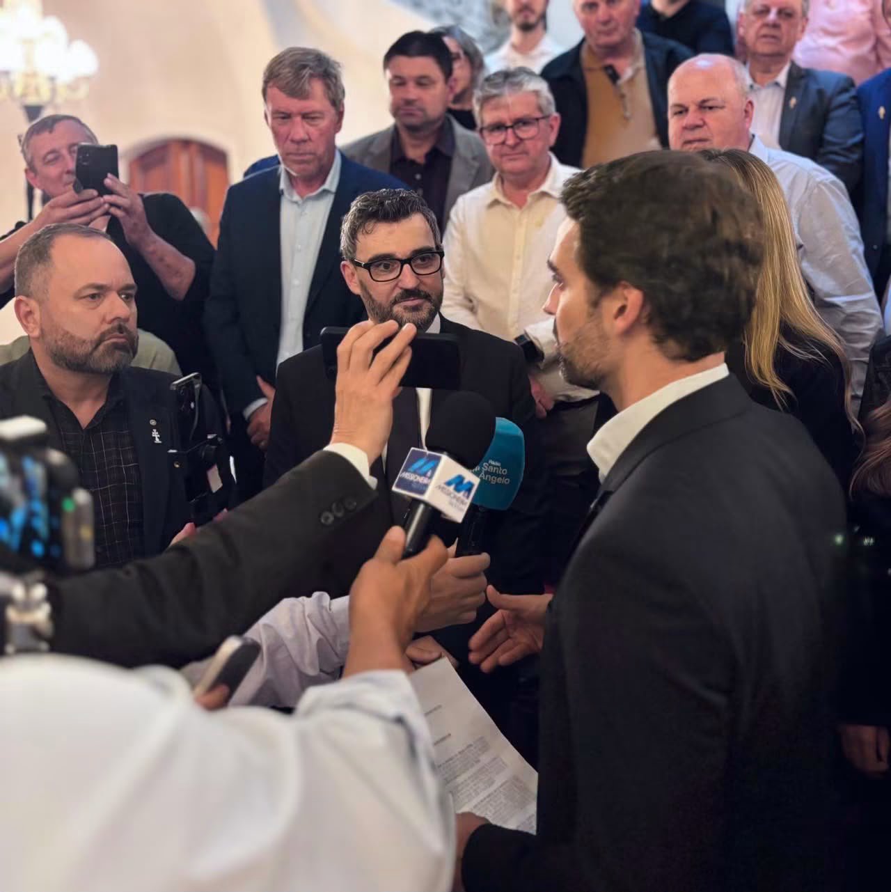 <em><strong>PREFEITO JO&Atilde;O ALBERTO E PREFEITOS DA AMM PARTICIPAM DE ENCONTRO COM O GOVERNADOR DO ESTADO</strong></em>