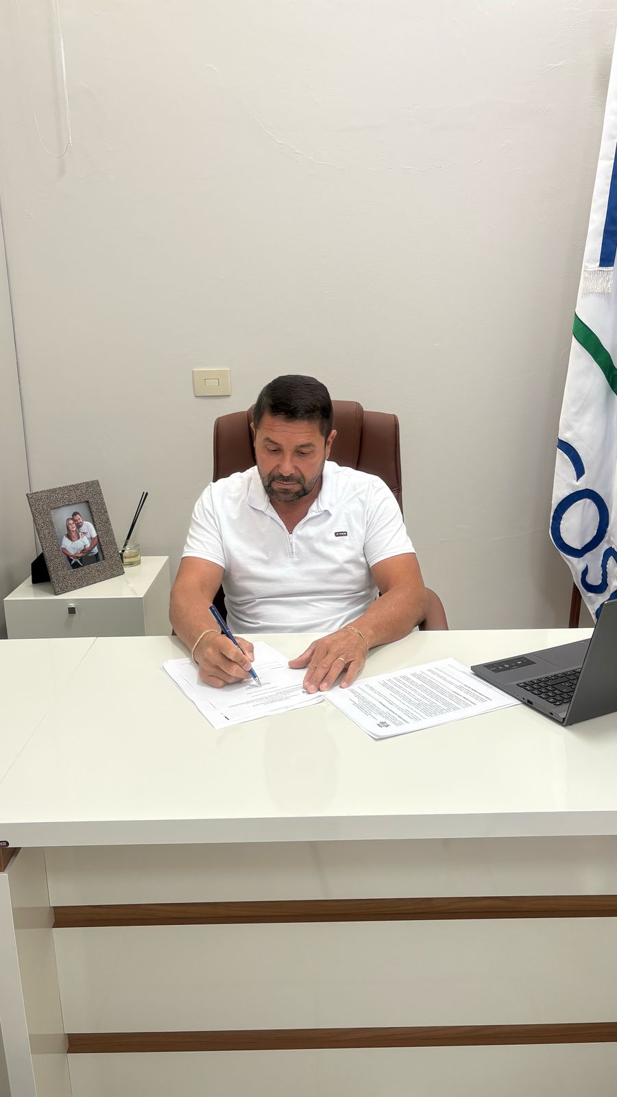 <p>O Poder Legislativo de Rolador, assina contrato com a Empresa LIZ SERVI&Ccedil;OS ONLINE LTDA.</p>