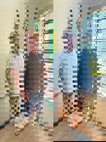 <p>O prefeito Adair Fracaro Cardoso recebeu em seu gabinete a visita do ex-prefeito da Bossoroca</p>