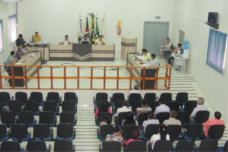 Líder do governo retira projeto de aumento das taxas para ambulantes