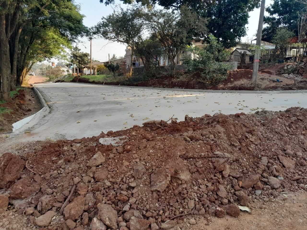 <p>Ruas do Bairro Auxiliadora recebem pavimenta&ccedil;&atilde;o em concreto</p>