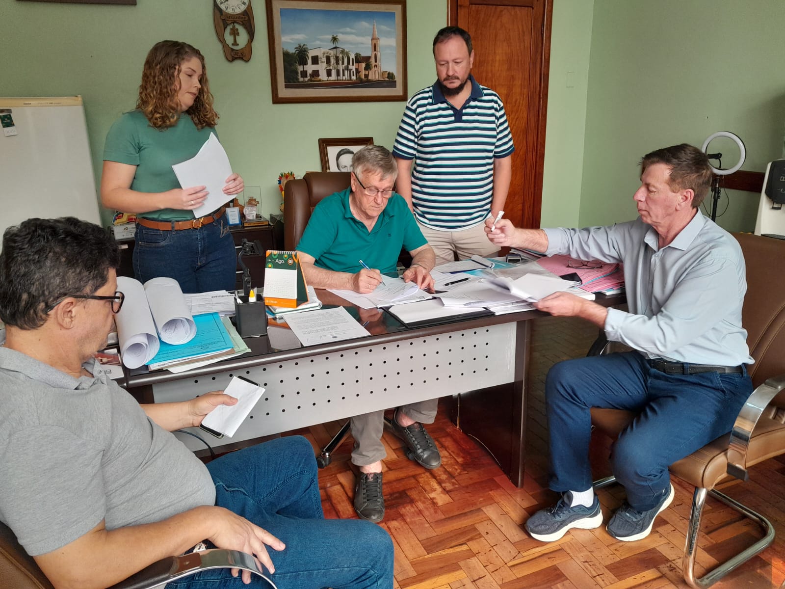 <p>Autorizado asfaltamento de 12 ruas na &aacute;rea urbana do Munic&iacute;pio</p>