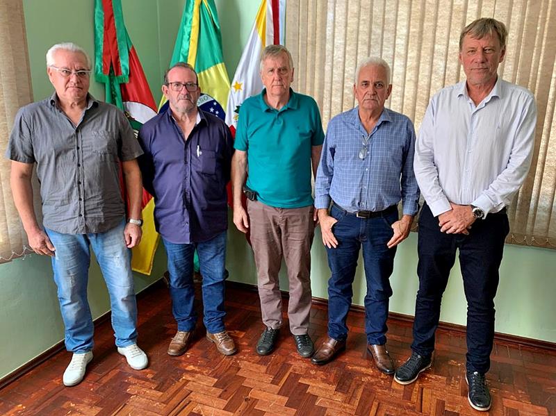 <p><strong>Ivanir Jos&eacute; Coimbra Matos &eacute; o novo secret&aacute;rio municipal de&nbsp;Agricultura&nbsp;e Meio Ambiente &nbsp;&nbsp;</strong></p>