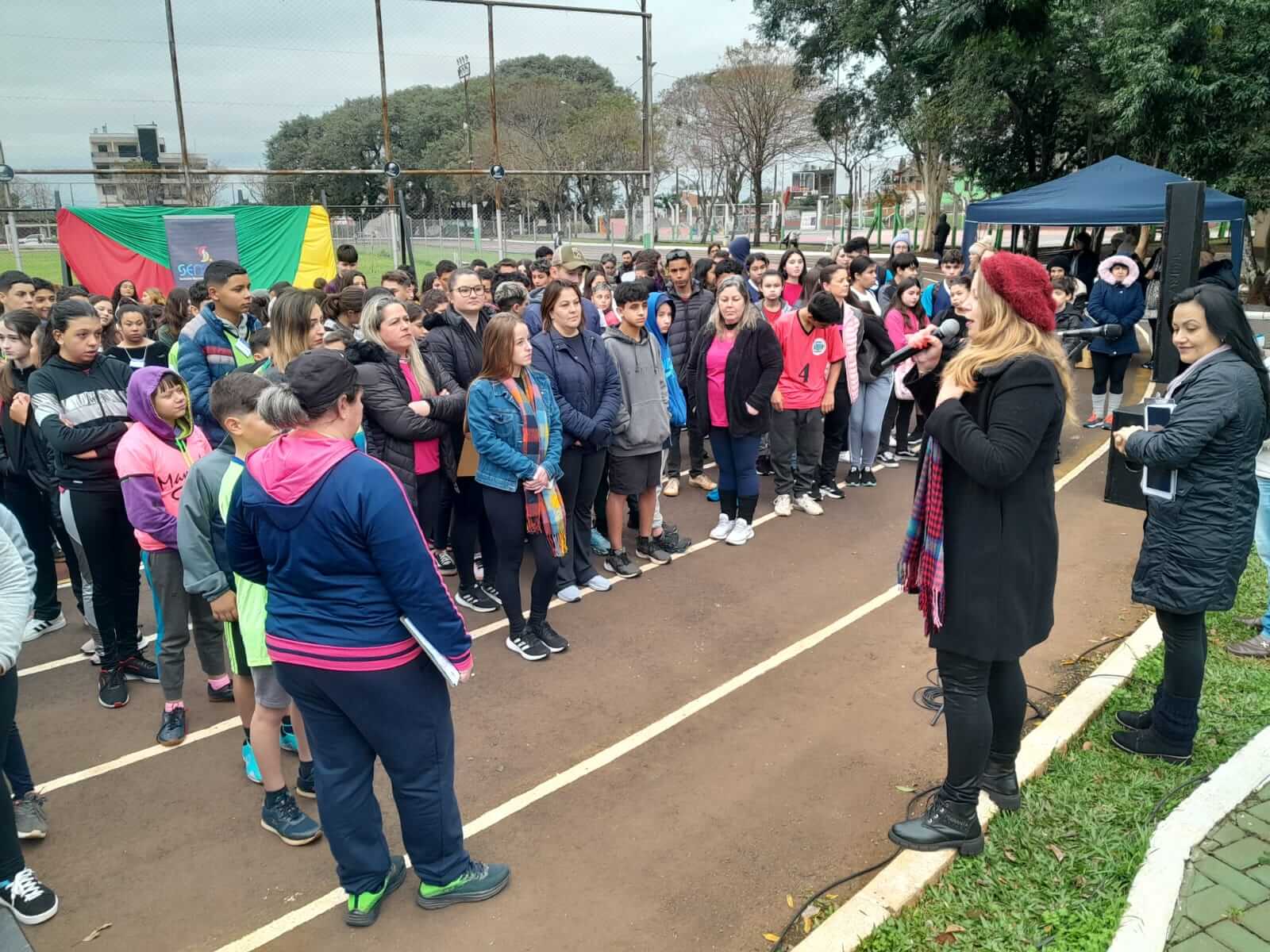 <p>Jogos Escolares mobilizam alunos da rede municipal e APAE</p>