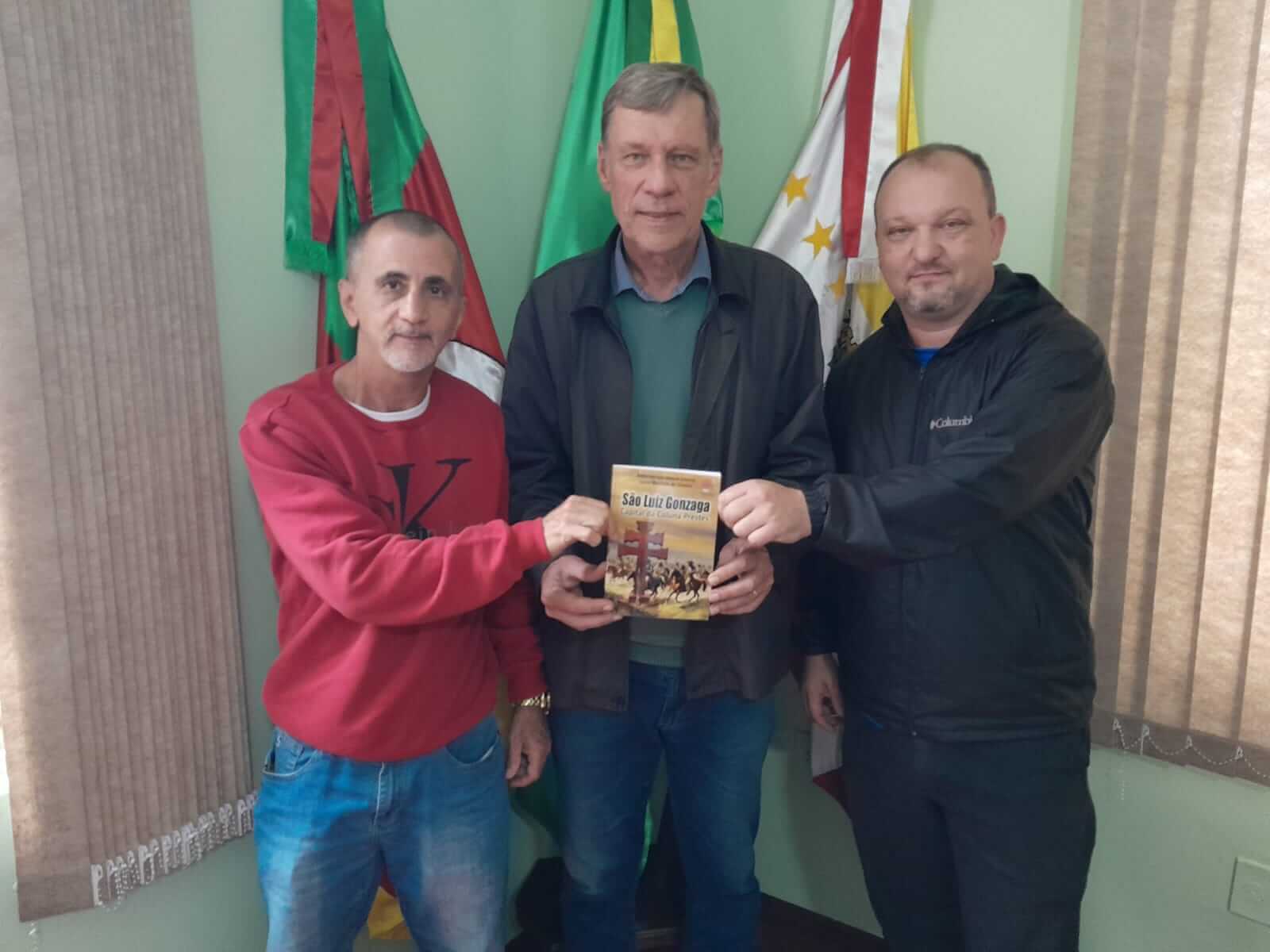 <p>Obra sobre Coluna Prestes ser&aacute; lan&ccedil;ada na Feira do Livro</p>