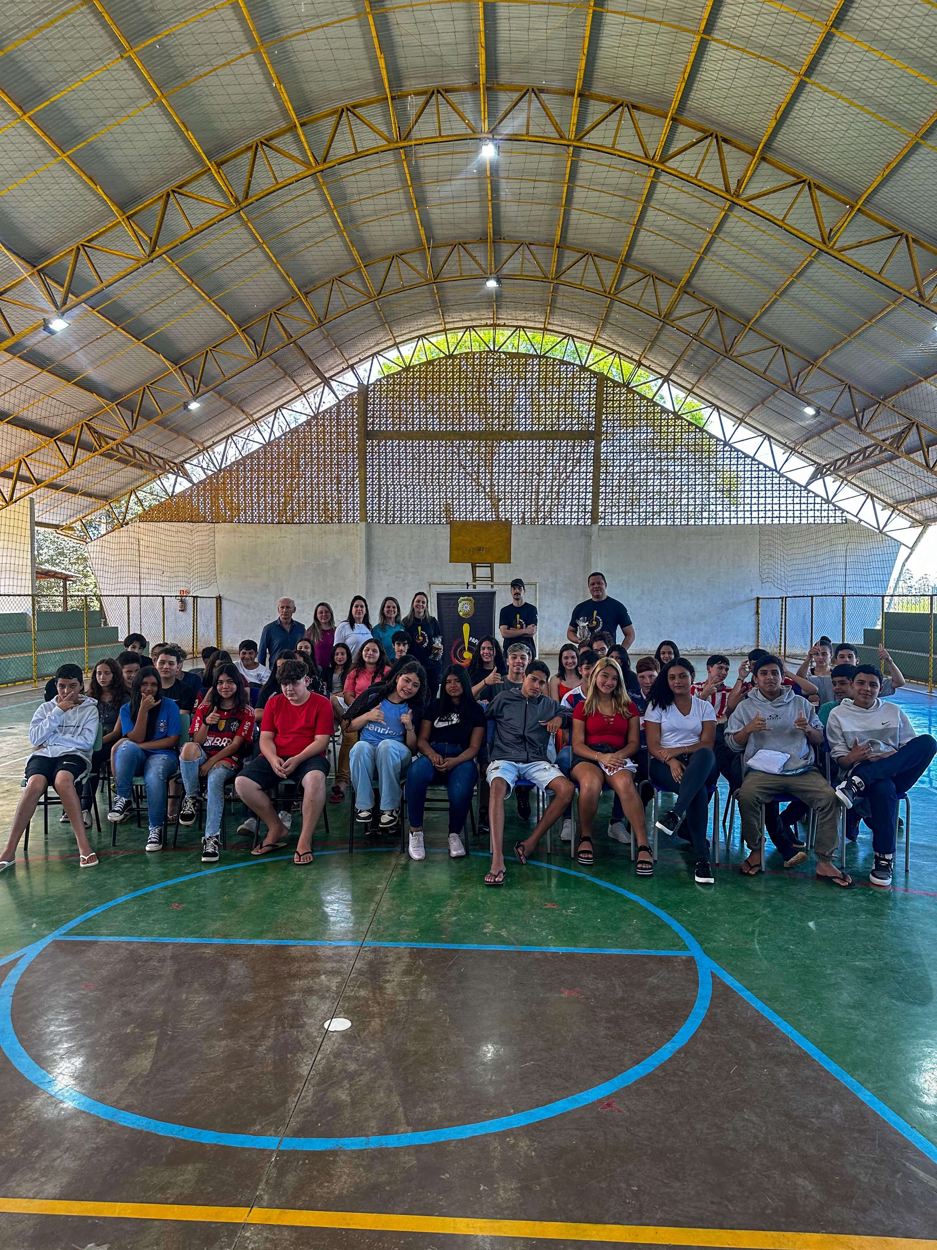 <p>Alunos da Escola Ernestina Langsch t&ecirc;m Papo de Responsa com Pol&iacute;cia Civil</p>