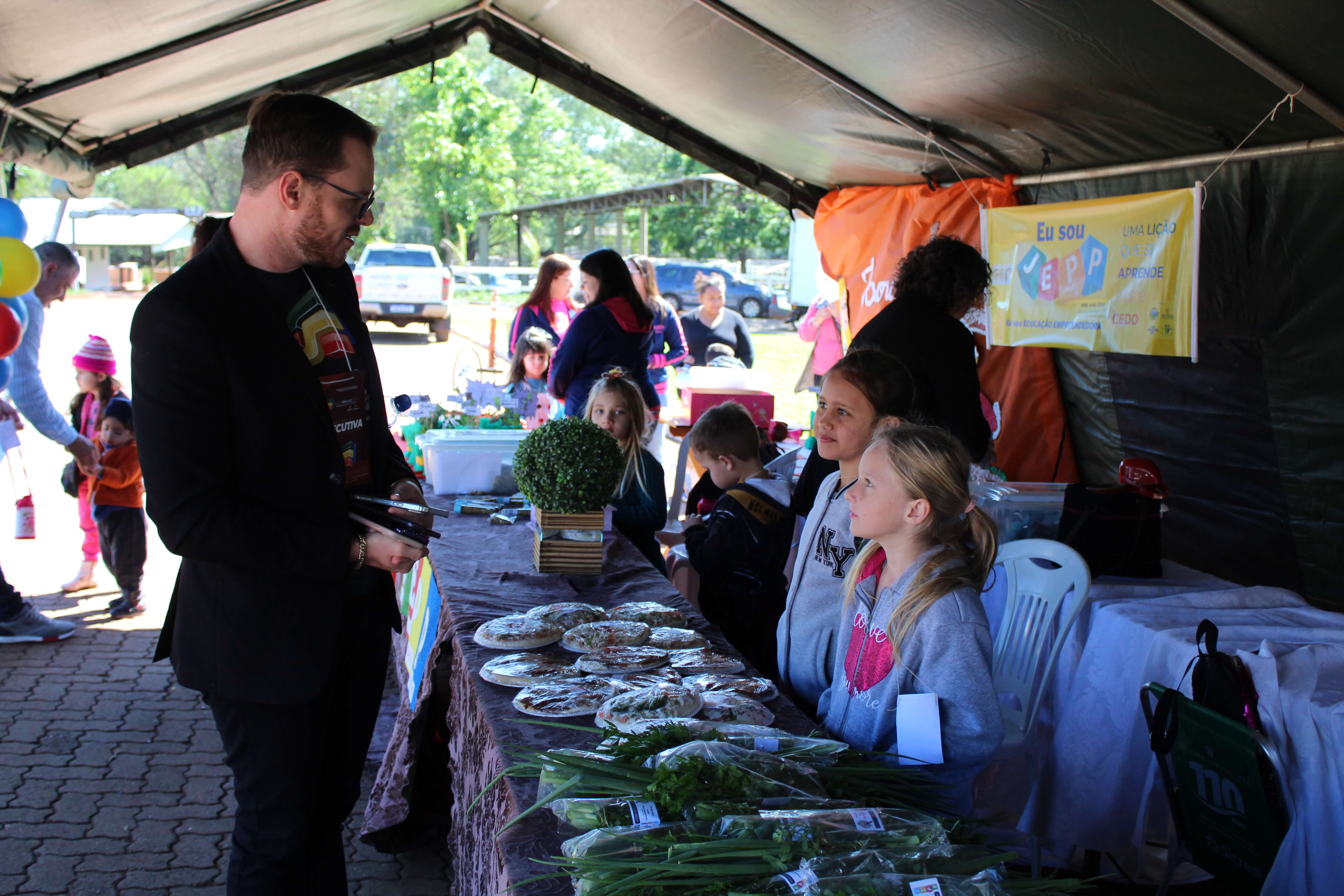 <p>Quarta edi&ccedil;&atilde;o do JEPP ocorre nesta sexta-feira, na Pra&ccedil;a da Matriz</p>