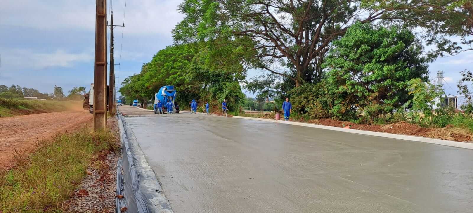 <p>Pavimenta&ccedil;&atilde;o da liga&ccedil;&atilde;o entre BR-285 e ERS-165 est&aacute; em fase final</p>