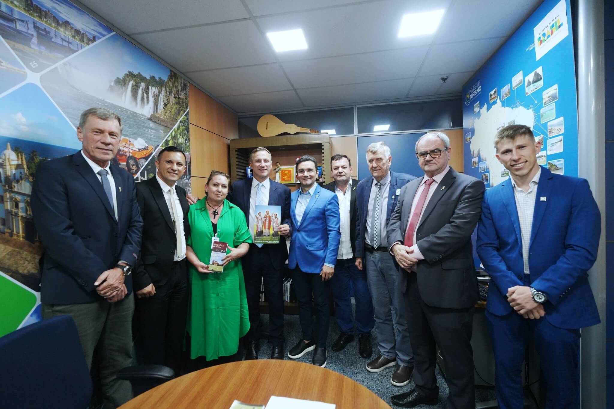 <p>Comitiva das Miss&otilde;es cumpre importante agenda em Bras&iacute;lia</p>