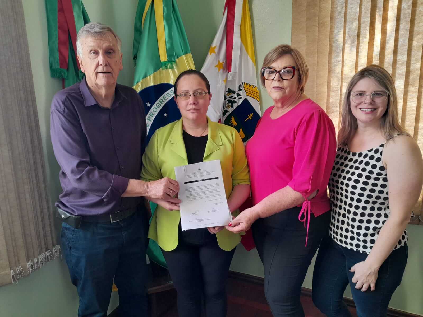 <p>Sa&uacute;de recebe nova m&eacute;dica cl&iacute;nica geral aprovada em concurso</p>