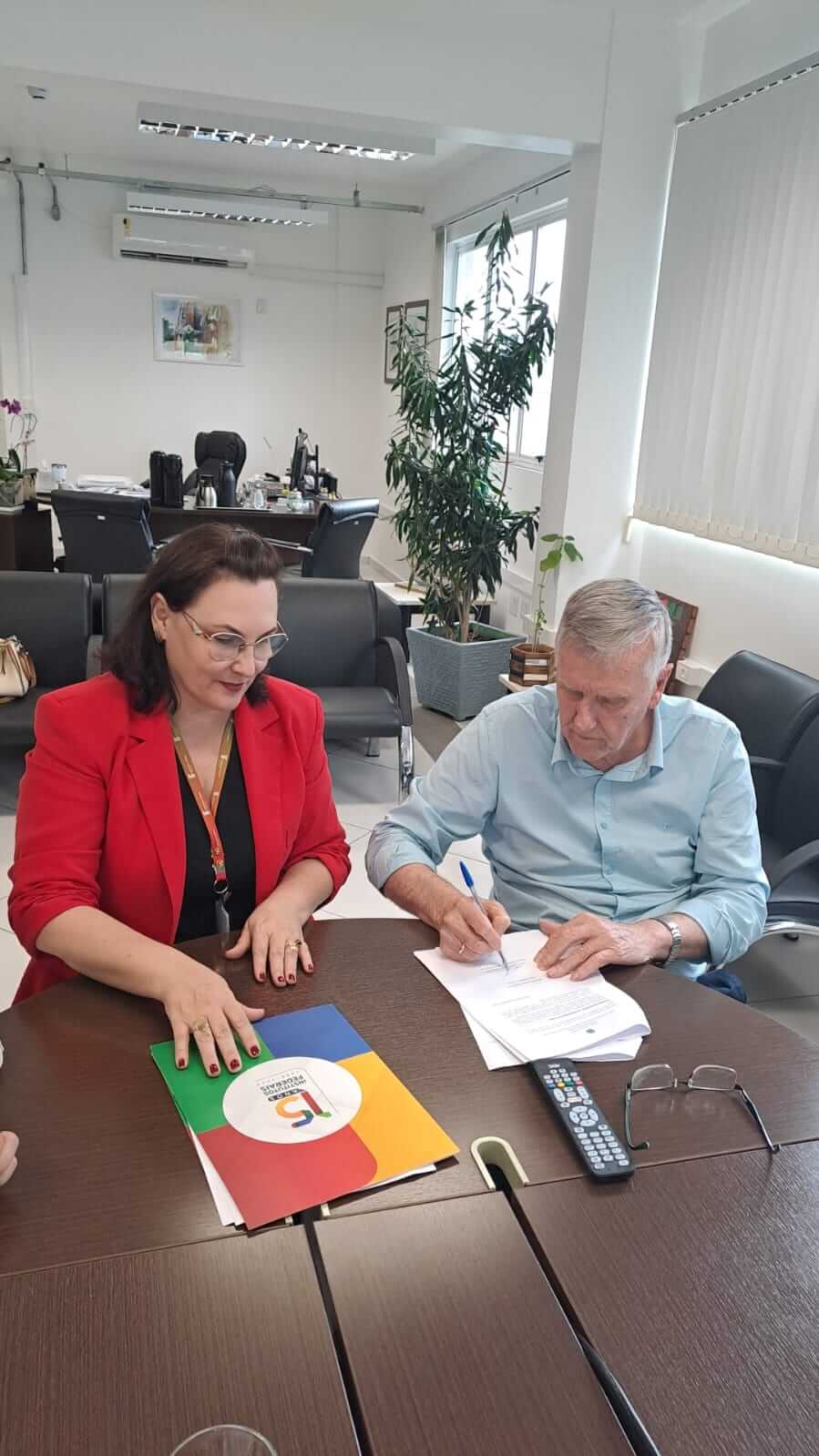 <p>Munic&iacute;pio assina coopera&ccedil;&atilde;o t&eacute;cnica com Instituto Farroupilha</p>