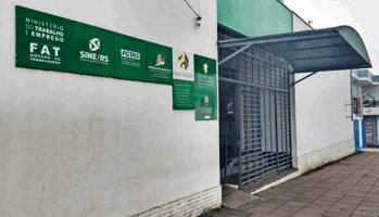 <p><strong>Confira as vagas de emprego do Sine/FGTAS</strong></p>