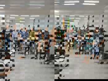 <p><strong>Prefeitura entrega 7 t&iacute;tulos de propriedade a moradores do Bairro Trinta</strong></p>