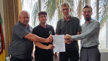 <p><strong>Deputada Franciane Bayer indica emenda para aquisi&ccedil;&atilde;o de caminh&atilde;o</strong></p>