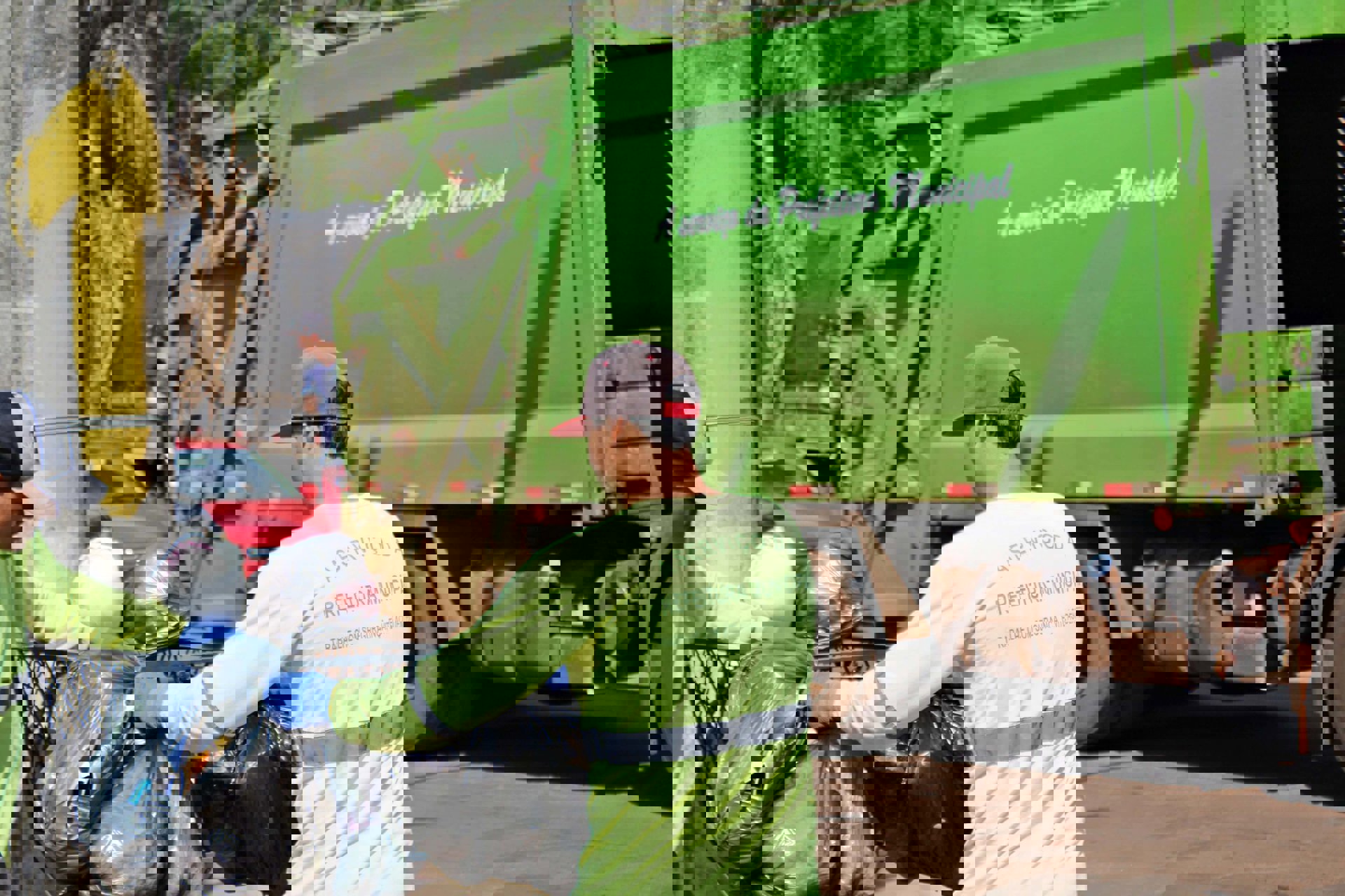 <p><strong>Coleta de lixo urbano em São Luiz Gonzaga segue cronograma habitual com nova empresa</strong></p>