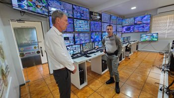 <p><strong>Prefeito visita 14&ordm; BPM e acompanha melhorias do videomonitoramento</strong></p>