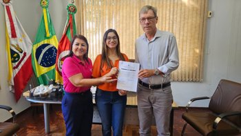 <span style="font-size: 10pt;">Prefeitura d&aacute; posse a nova servidora municipal aprovada no concurso p&uacute;blico vigente</span>